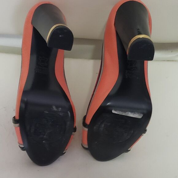 Tory Burch peach/black/gold SAMPLE pump 4.25 "heel" Never worn Size 7 - Picture 7 of 8